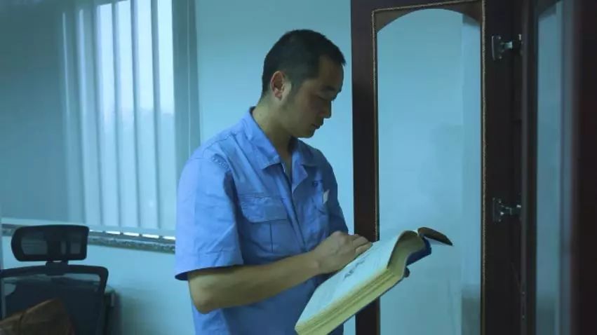 【兵裝青年標(biāo)兵②】建設(shè)工業(yè)：“熊孩子”的名品設(shè)計夢