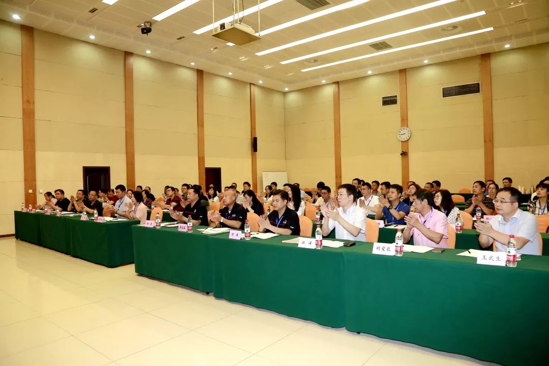 非聽不可！能工巧匠的“嘴上功夫”—— 兵器裝備集團(tuán)舉行第三屆高技能人才論壇