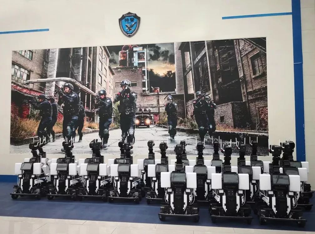 實力跨界，瞧瞧他們的機器人家族